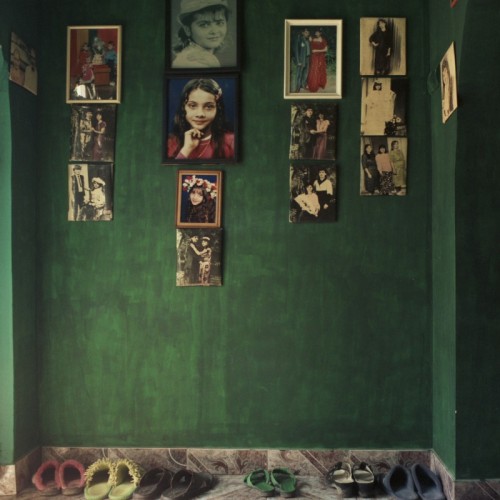 Kahao Vargo, Vari, 06th. April. 2009, 70 x 70 cm, wooden framed, c print